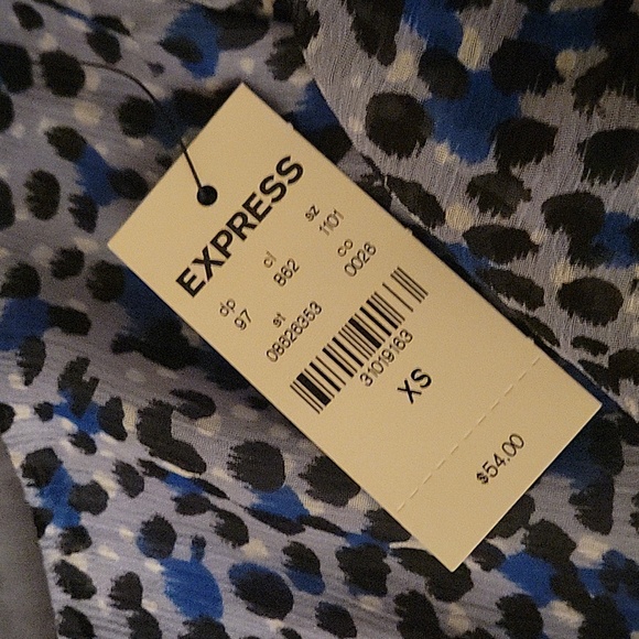 New! Express blouse - Picture 2 of 6